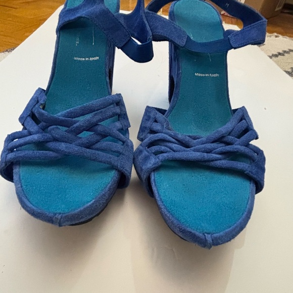 blue suede heels ! Donald J Pliner - Picture 7 of 8